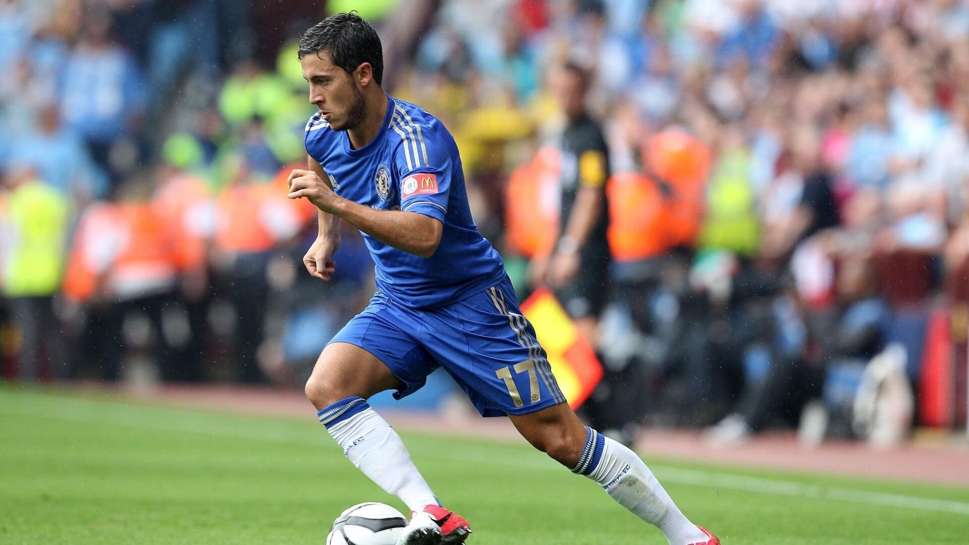 东亚杯国足逆袭 球员技术进步明显，东亚杯国足逆袭 球员技术进步明显吗